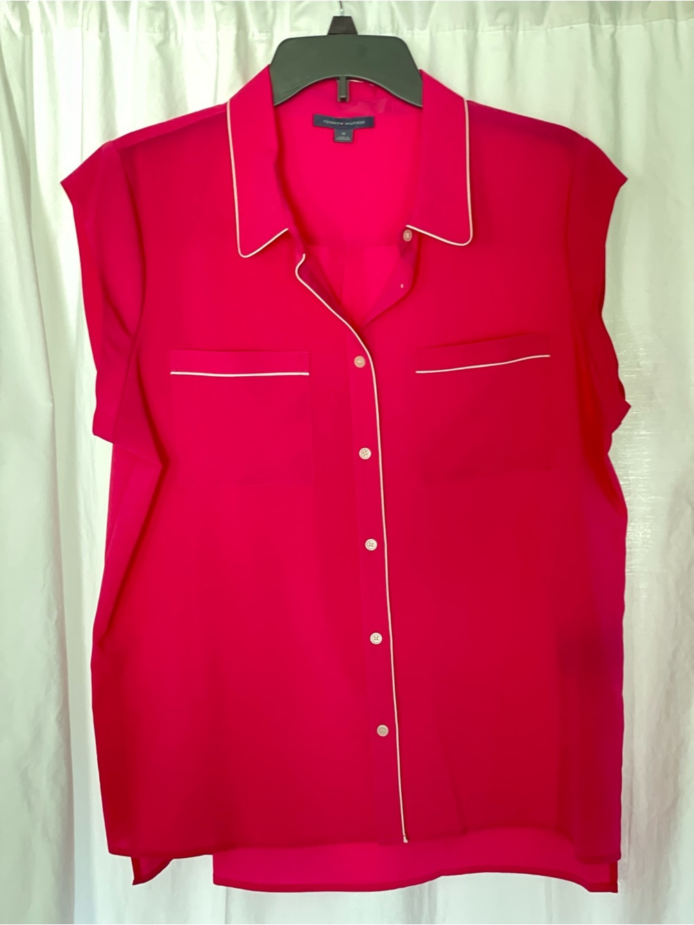 Tommy Hilfiger Fuchsia Sleeveless Button-Down Top with White Piping
